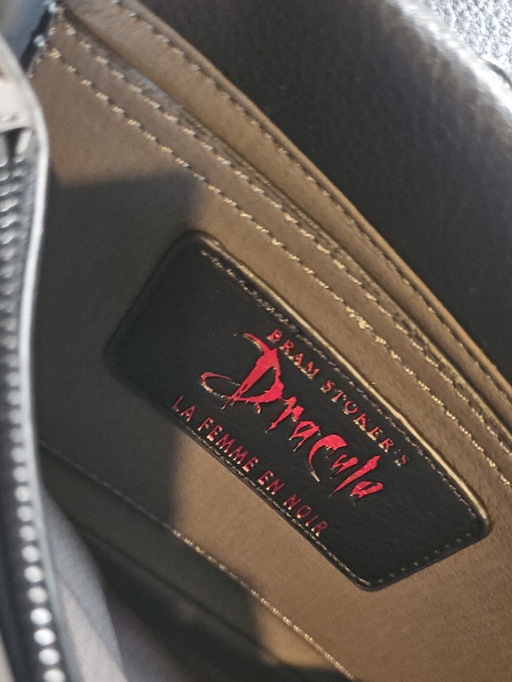 La Femme en Noir Bram Stoker's Dracula Bag - Picture 5 of 13